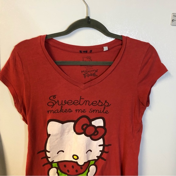 Hello Kitty Woman’s T-Shirt L Red Cotton Cap Sleeve V-Neck watermelon Sweetness - Picture 3 of 7